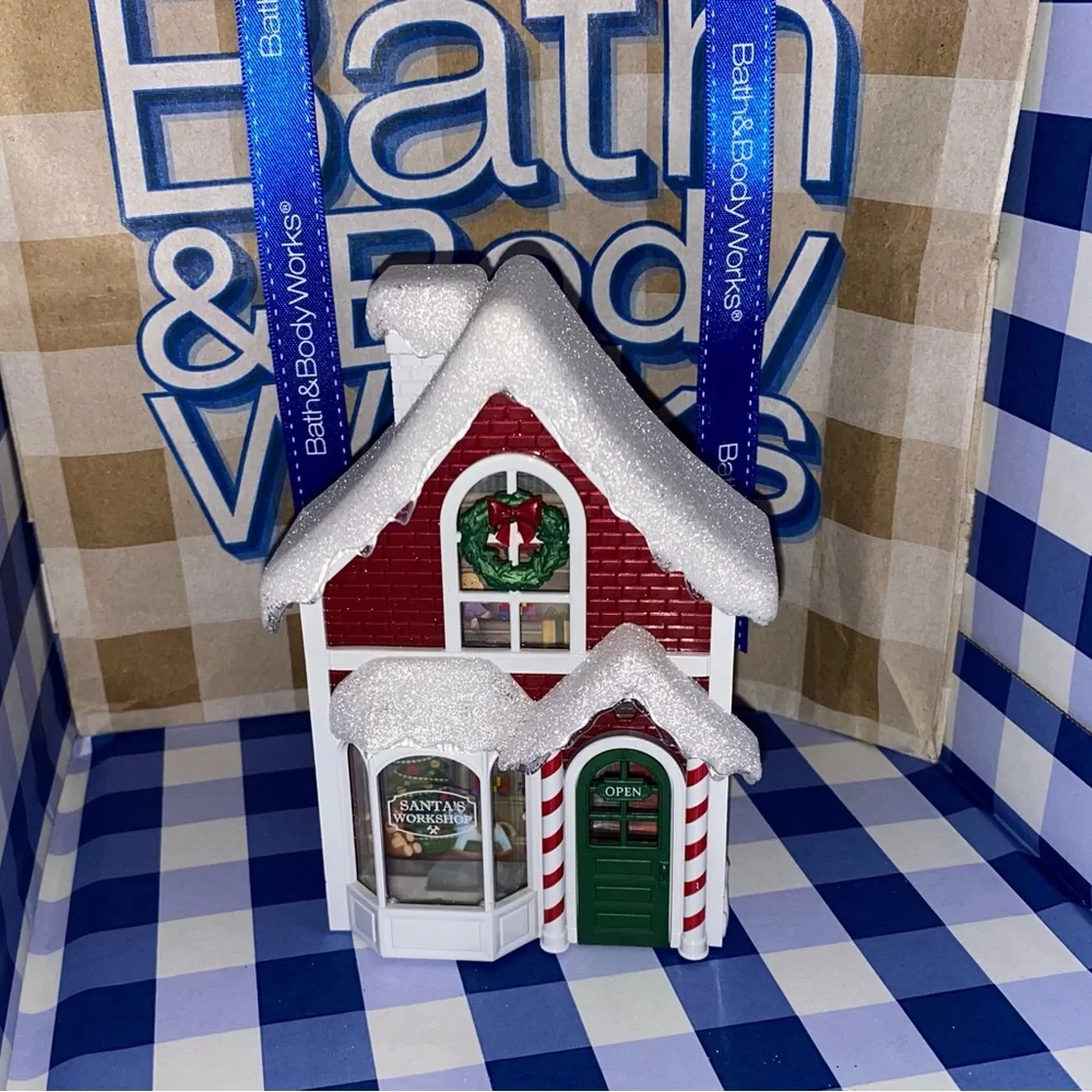 BATH AND BODY WORKS SANTAS WORKSHOP PROJECTOR NIGHTLIGHT WALLFLOWER PLUG